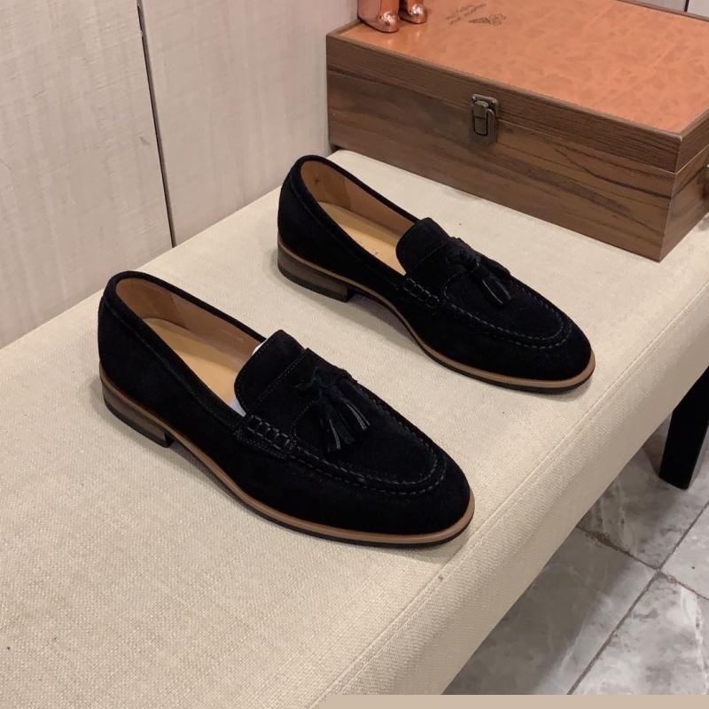 G*u*i leather shoes